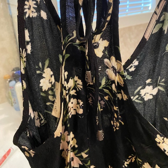 Love Stitch Black Floral Tank Top - Picture 4 of 4